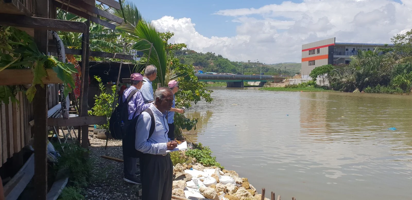 The project is working towards locally-relevant solutions to development needs. Photo: Darryn McEvoy